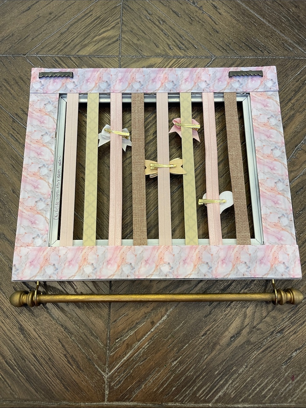 Baby Hair Bow & Headband Holder Hanging Frame - Picture 2 of 2
